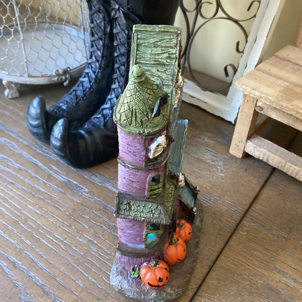 NEW! Spooky Cute Lighted Haunted Mummy Mansion Halloween Holiday Village House - Picture 9 of 11
